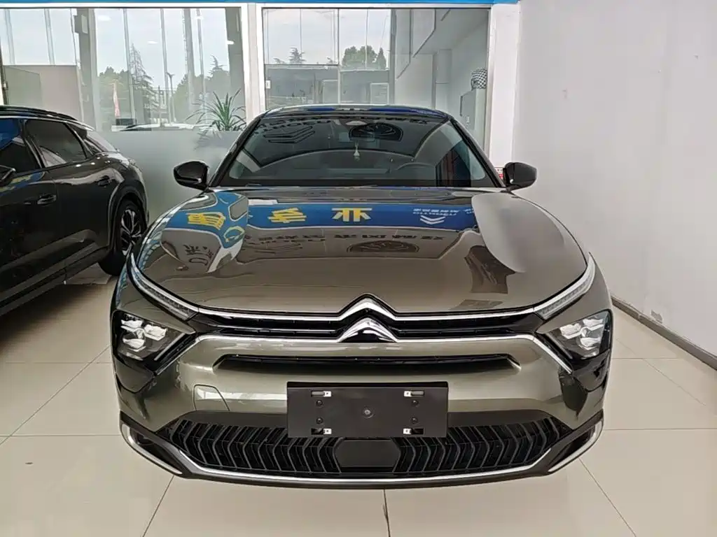 Citroën Versailles C5 X 2024 2021 1.6T Momentum Extraordinary