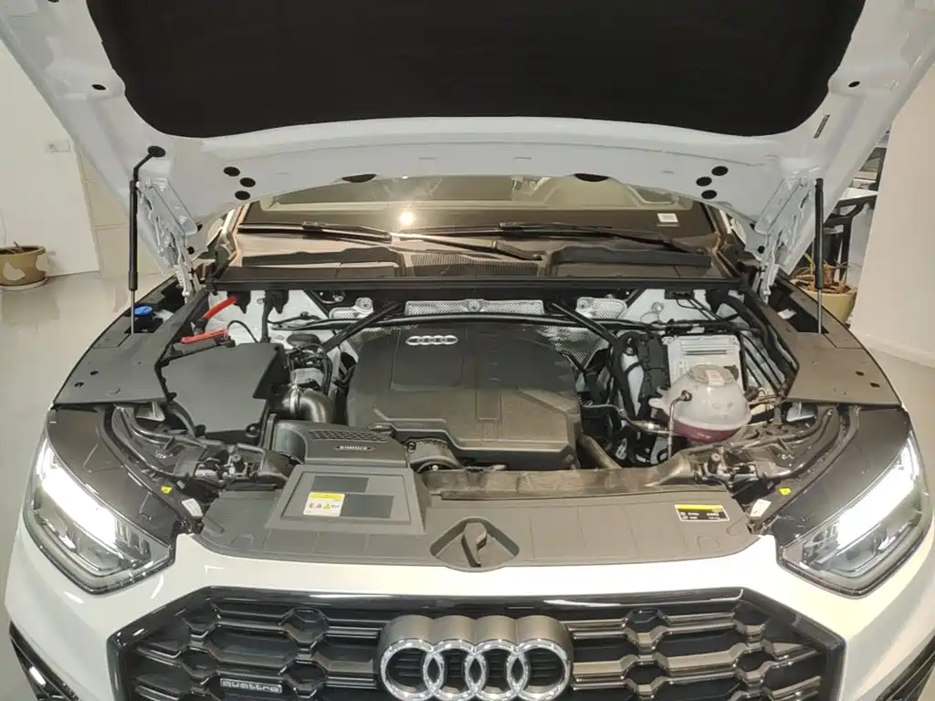 Фото 20 - Audi Q5L