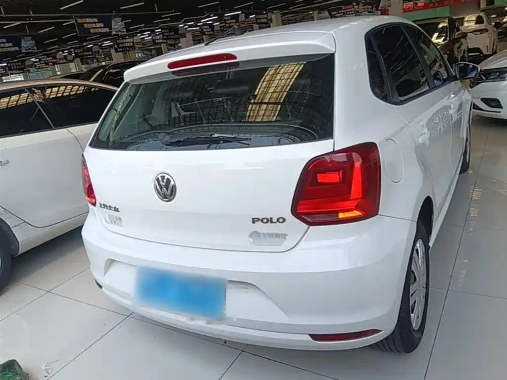 Volkswagen Polo 2016 1.4L Automatic Trend фото 6