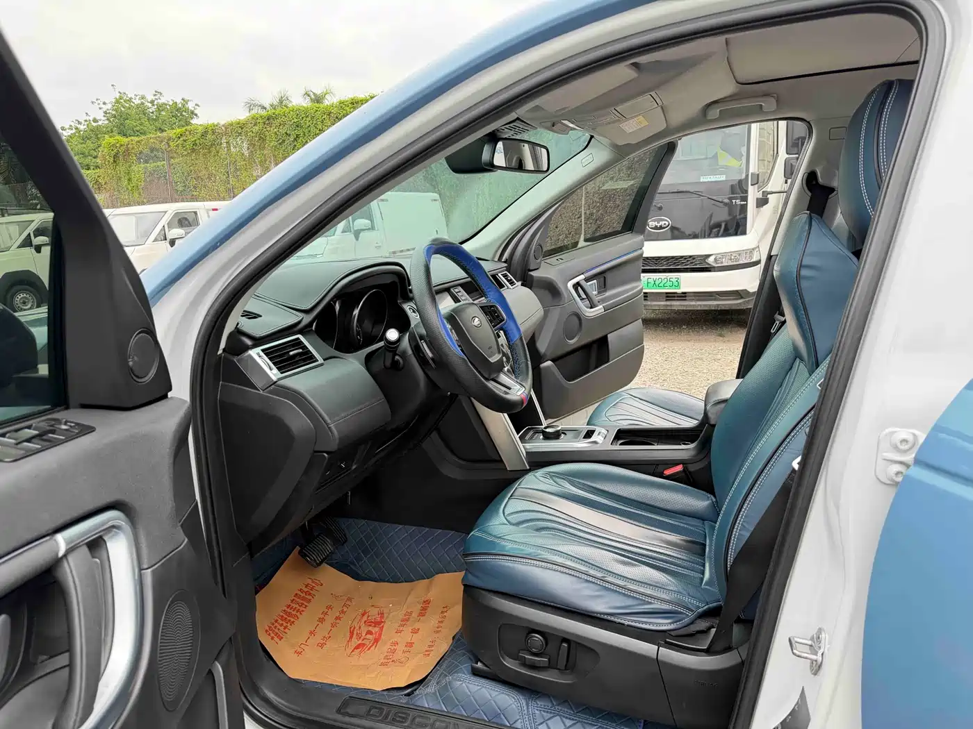 Land Rover Discovery Sport 2017 2.0T SE фото 10
