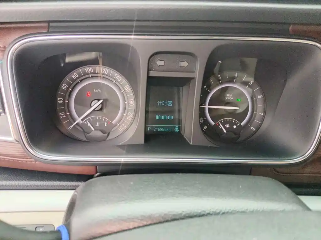 Фото 4 - Buick GL8