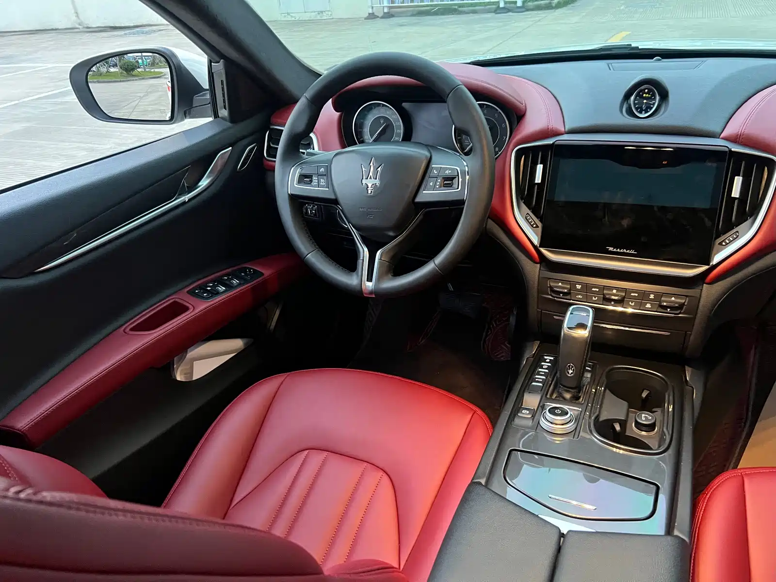 Photo 13 - Maserati Ghibli