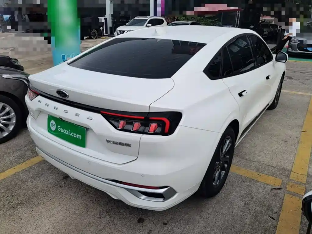 Ford Mondeo 2025 2025 2.0T EcoBoost Luxury