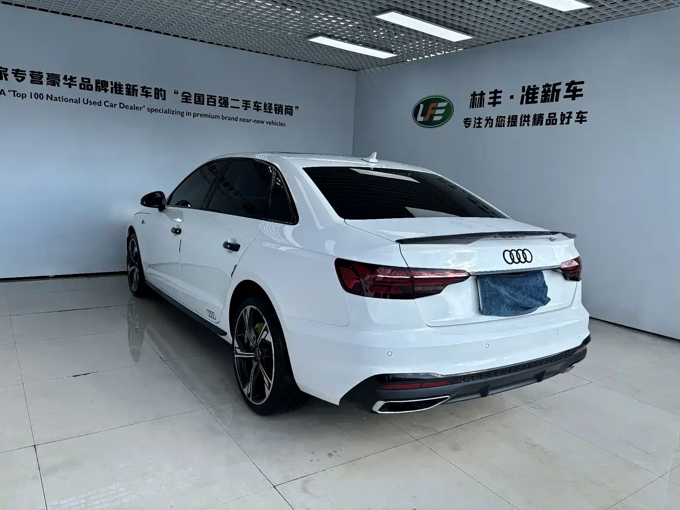 Фото 7 - Audi A4L