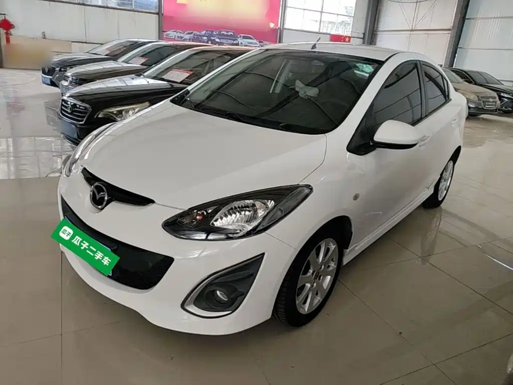 Фото 2 - Mazda 2