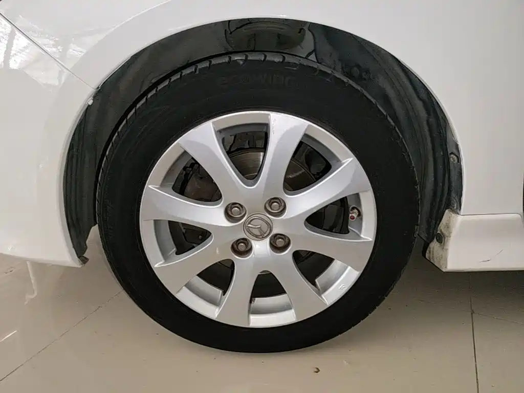 Фото 23 - Mazda 2