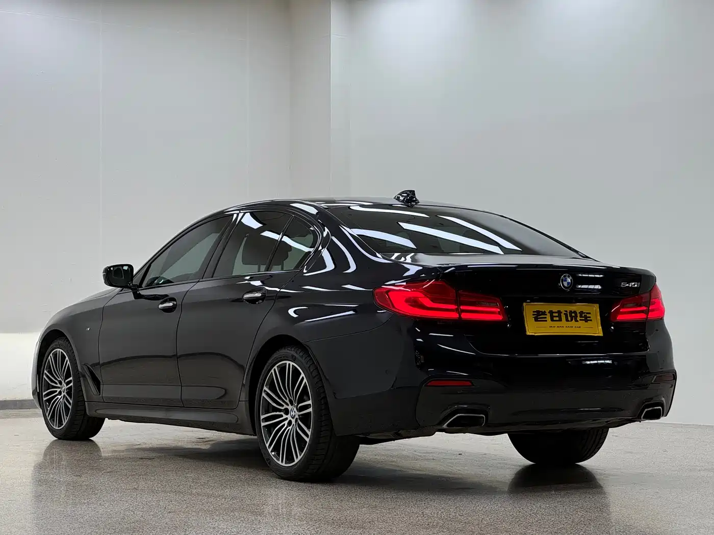 BMW 5 Series (Import) 2019 530i M Sport Package фото 5