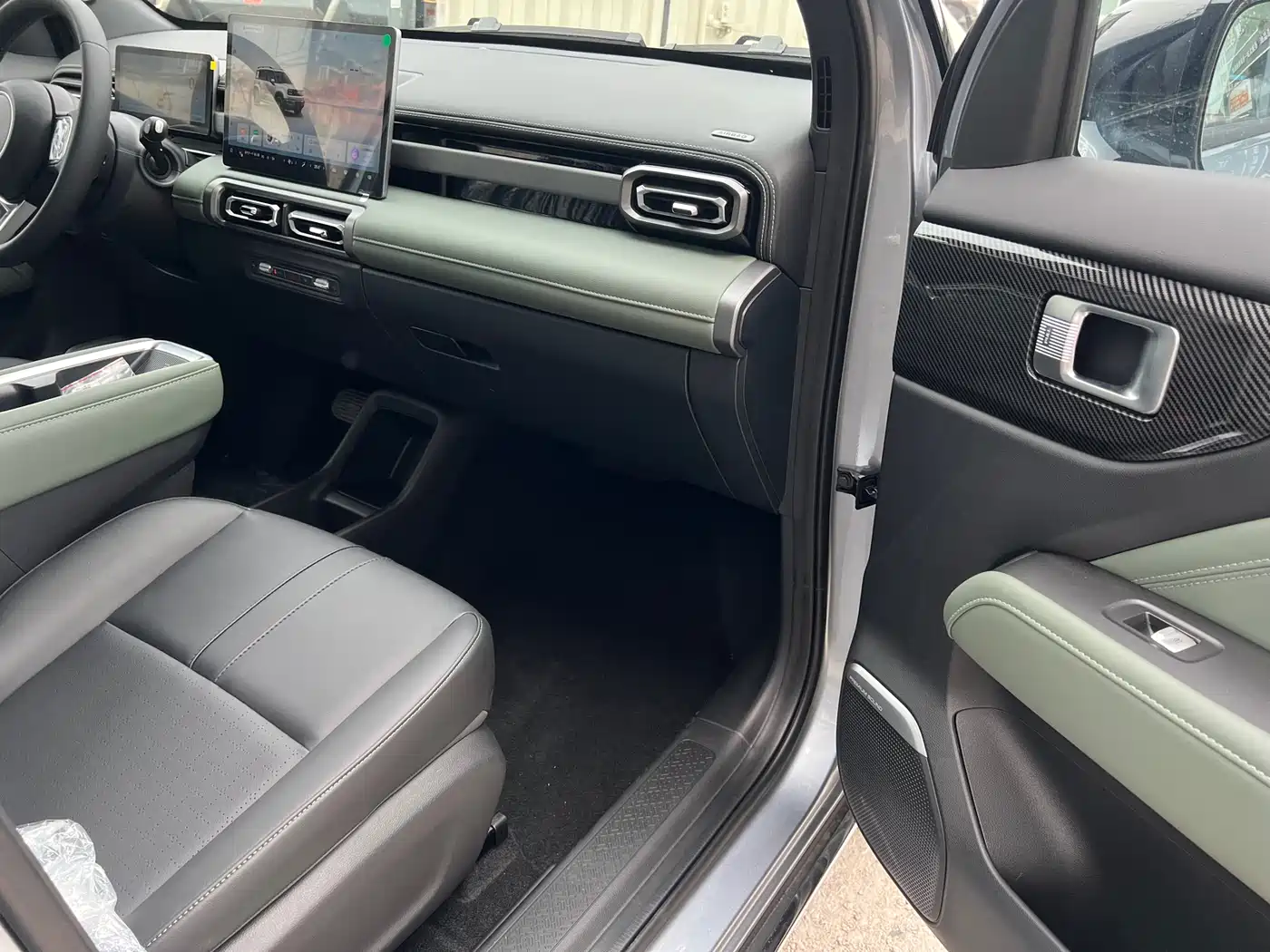 BAOJUN YUE ALSO PLUS