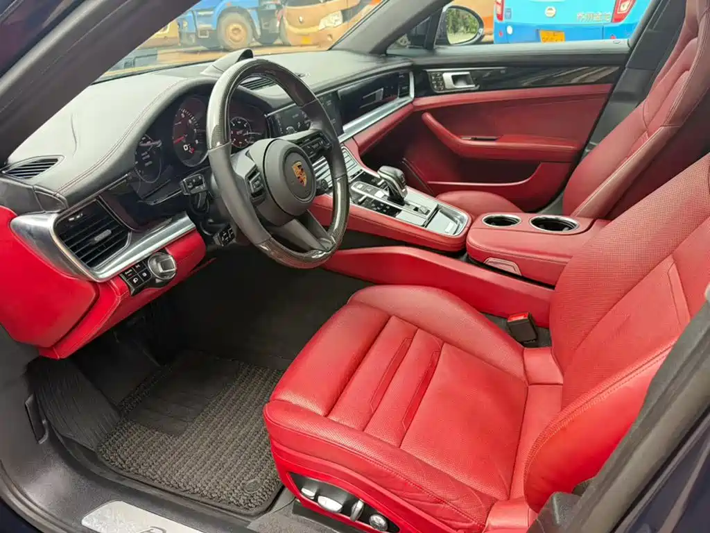 Photo 9 - Porsche Panamera