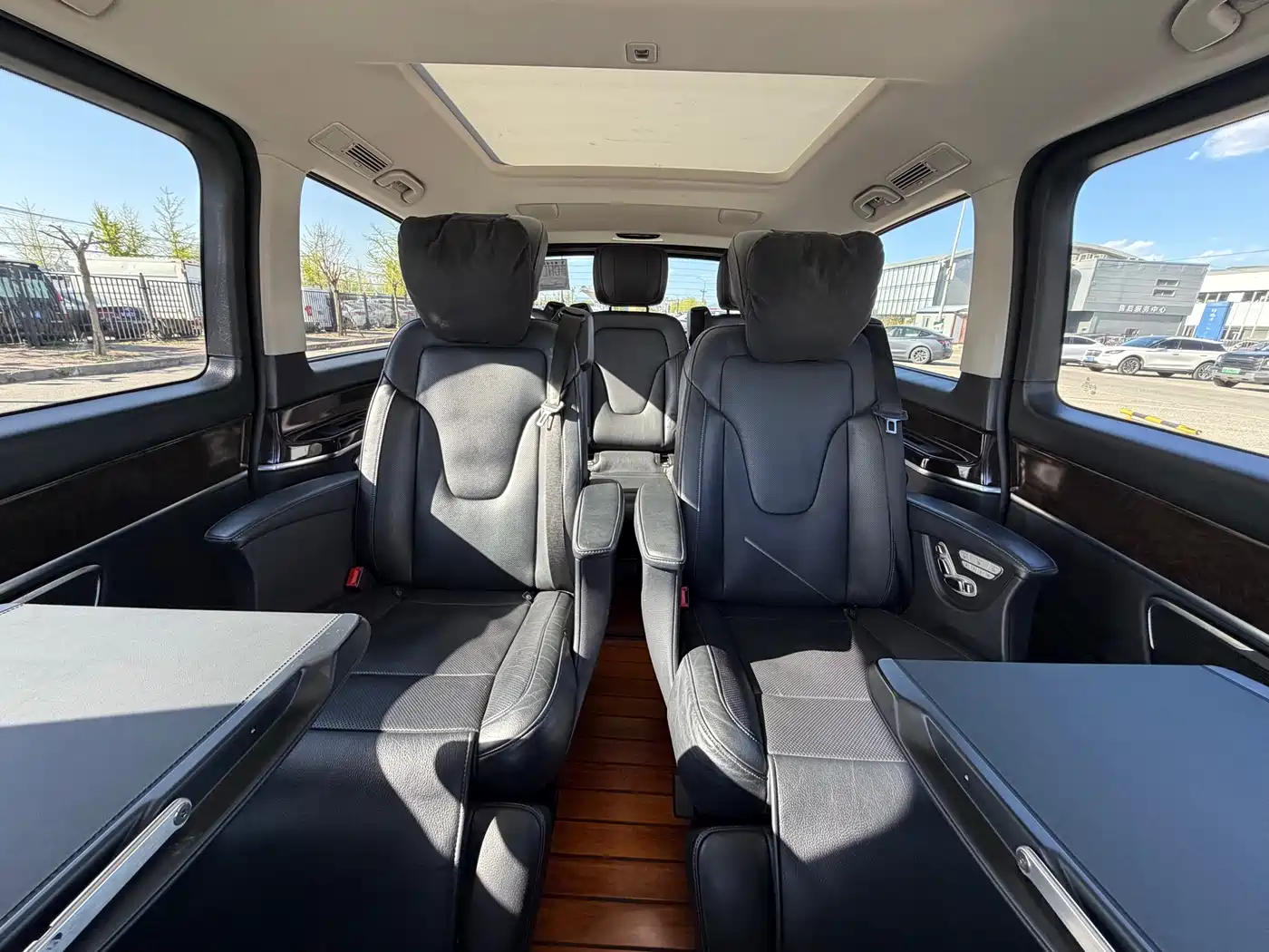 Mercedes-Benz V-Class 2018 V 260 Premium Edition China VI фото 34