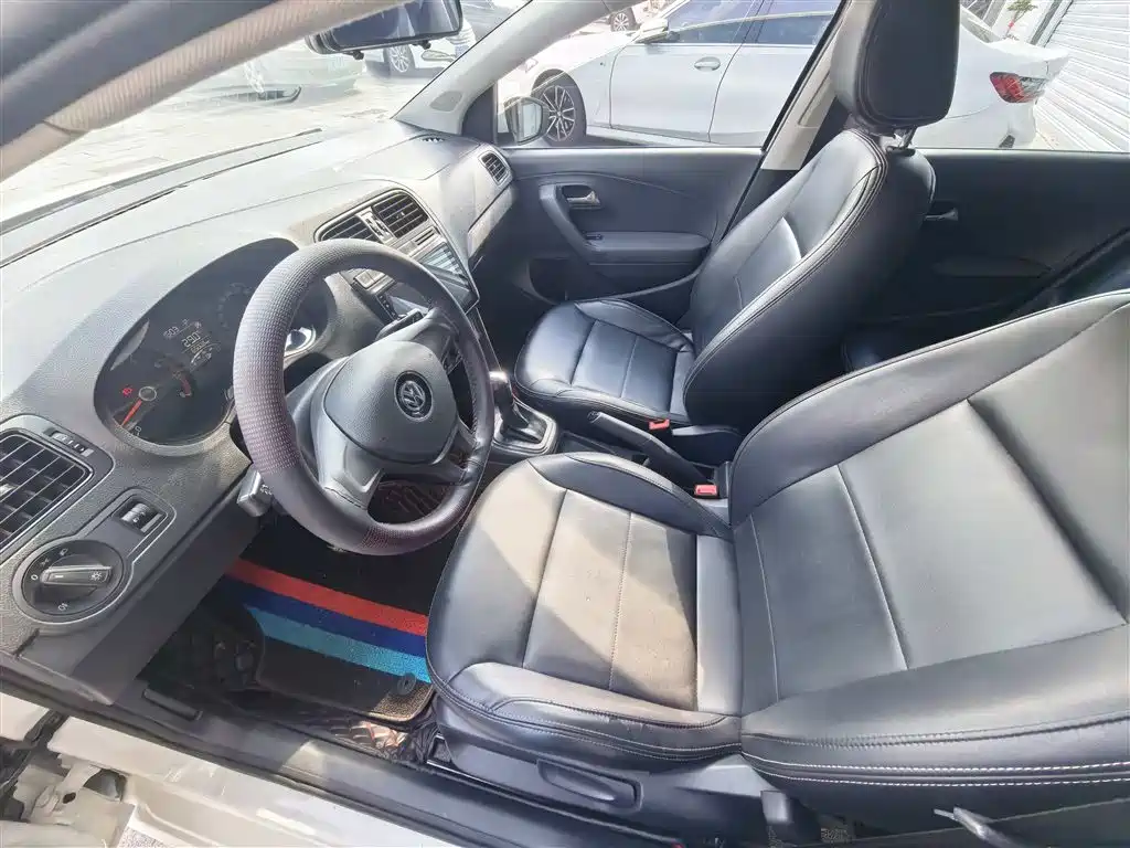 Volkswagen Polo 2018 1.5L Auto Safe Drive фото 4