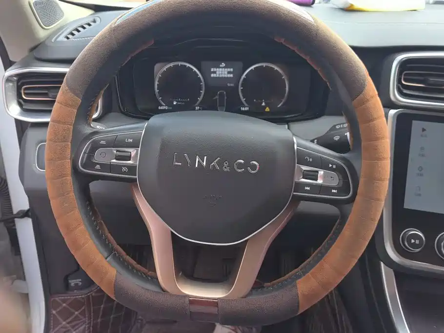 Lynk & Co 01 2018 2017 2.0T 2WD Pro Version
