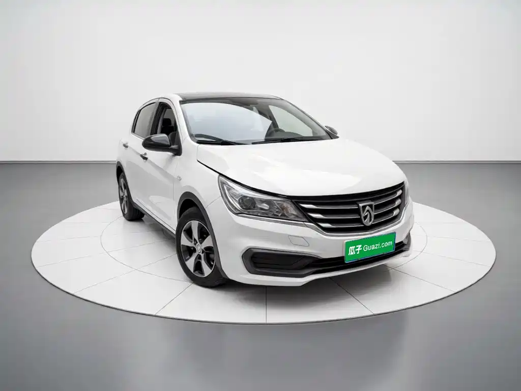 Baojun 310 2017 2016 1.2L Manual Value Edition