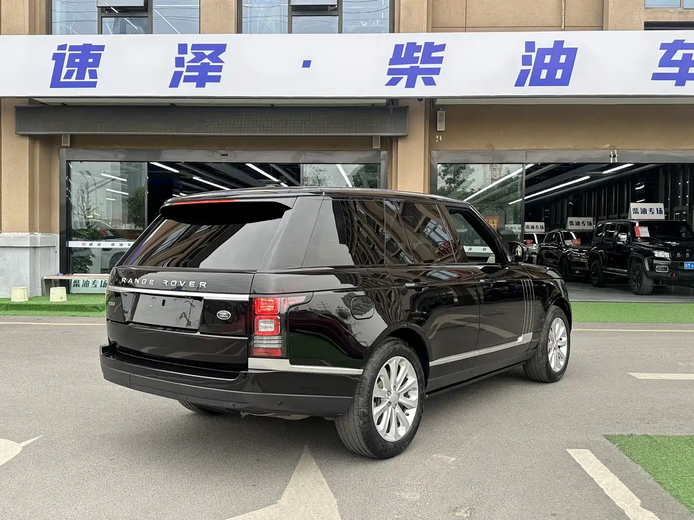 Land Rover Range Rover 2015 3.0 TDV6 Vogue фото 13