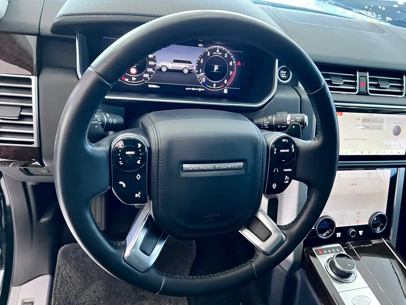 Land Rover Range Rover 2021 3.0 L6 Heritage Extended Classic Edition фото 16