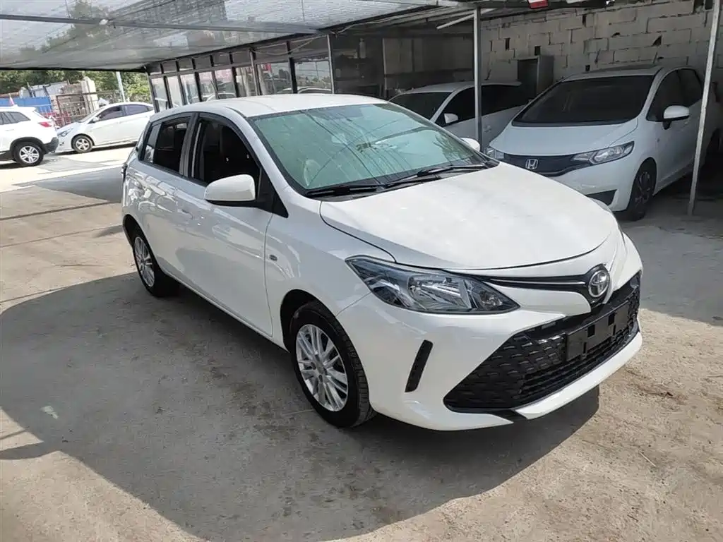 Toyota Vios FS 2017 1.5L CVT Fengchi Edition фото 4