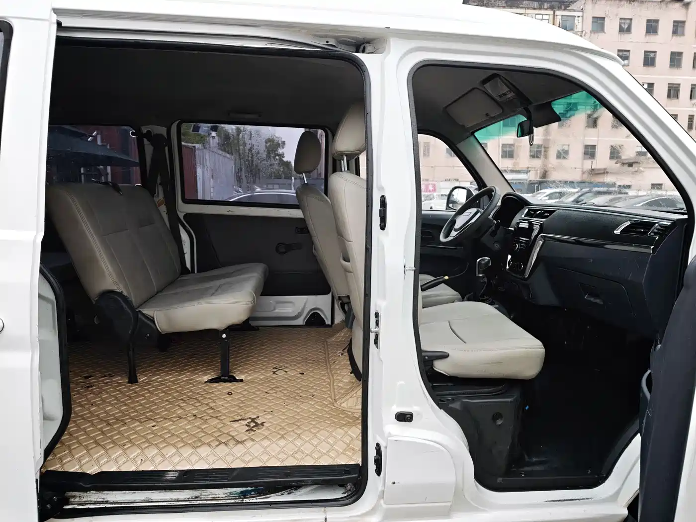 XINYUAN AUTOMOBILE SRM XINYUAN NEW ENERGY LITTLE SEA LION EV
