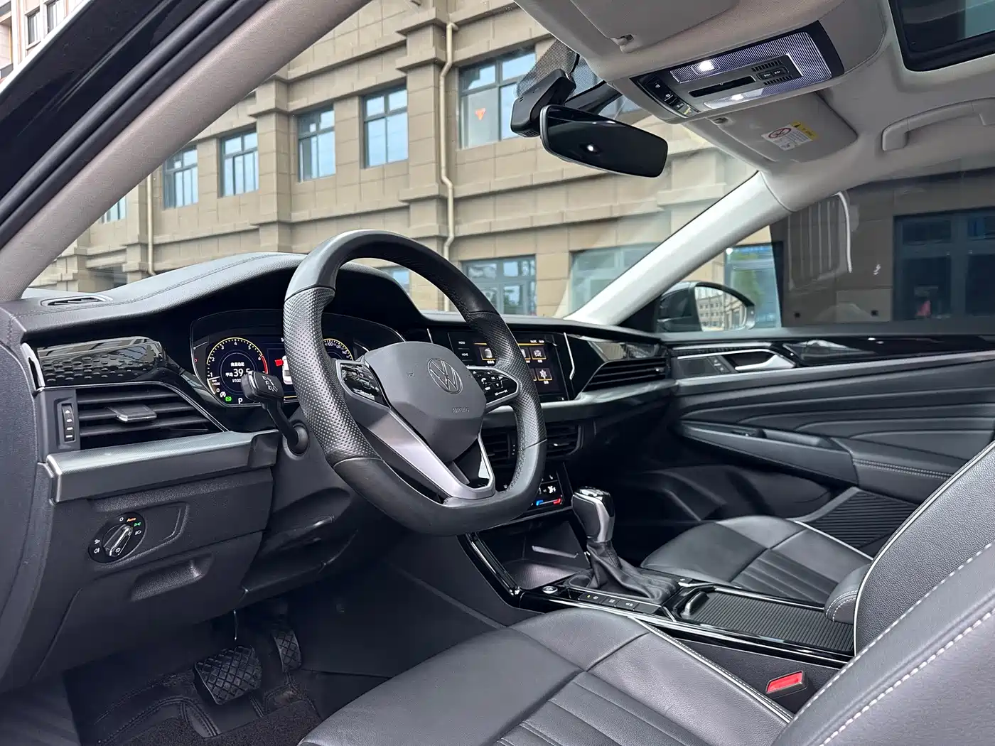 Volkswagen Passat 2023 Facelift 330TSI Starlight Elite Edition фото 7