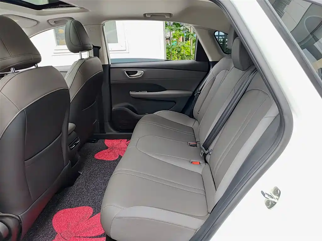 Roewe D6 2026 2025 Model 450km Premium Edition