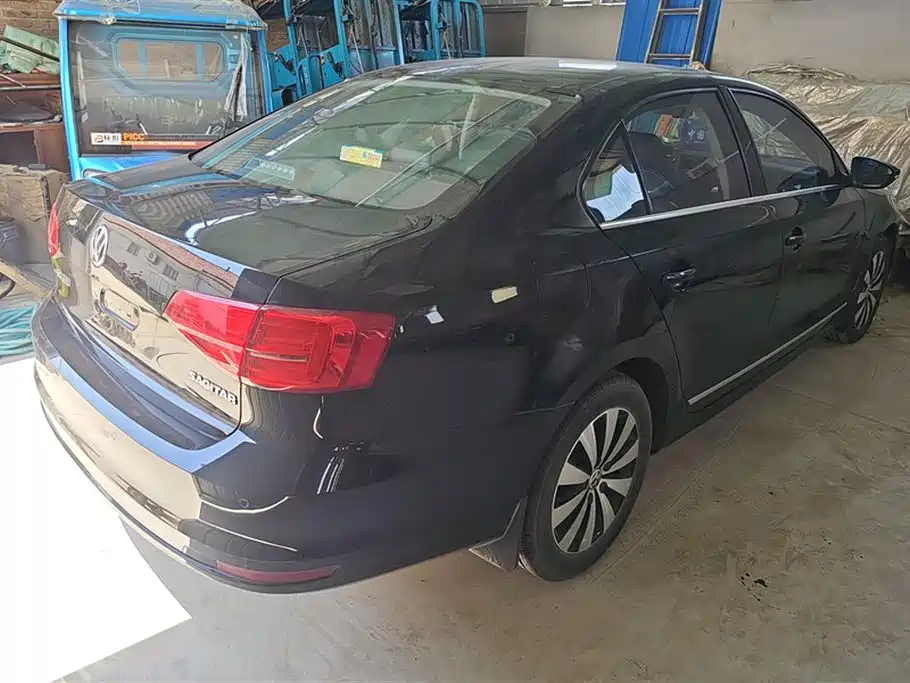 Volkswagen Sagitar 2017 1.6L Automatic Comfort фото 3