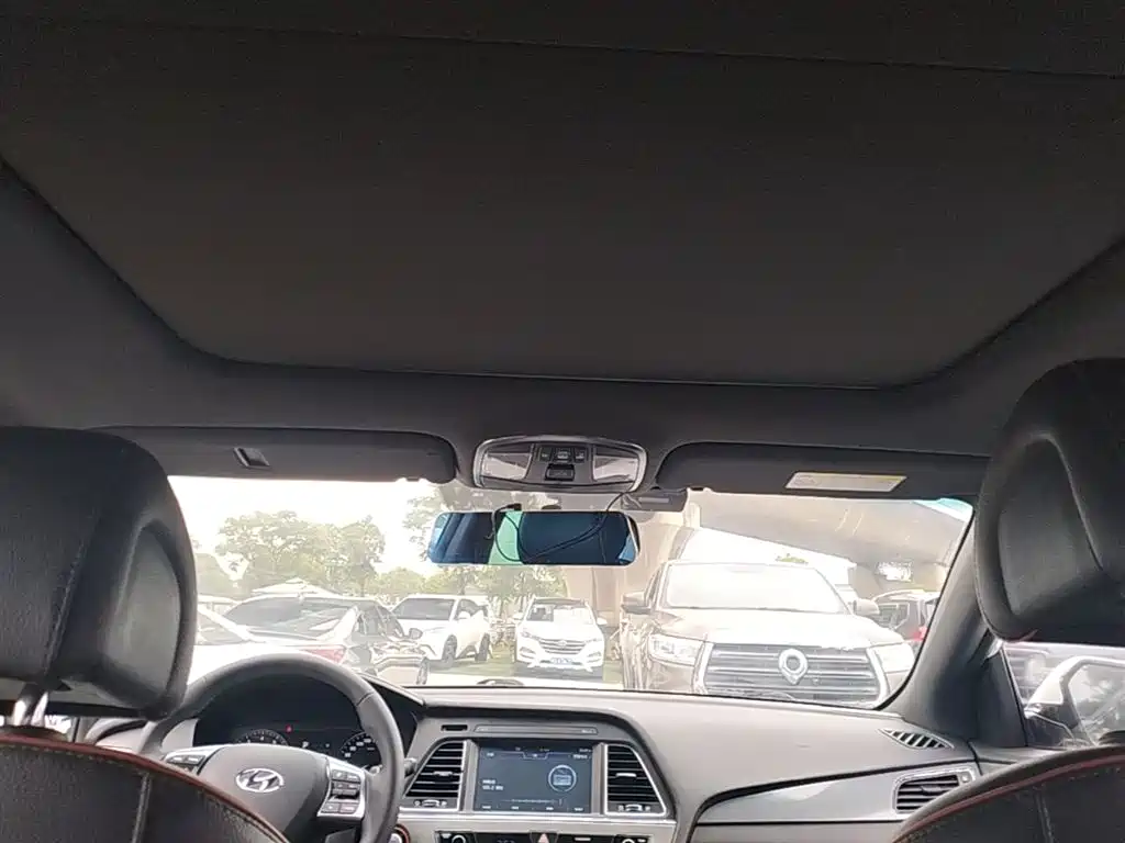 Hyundai Sonata 2015 1.6T GLS Smart фото 18