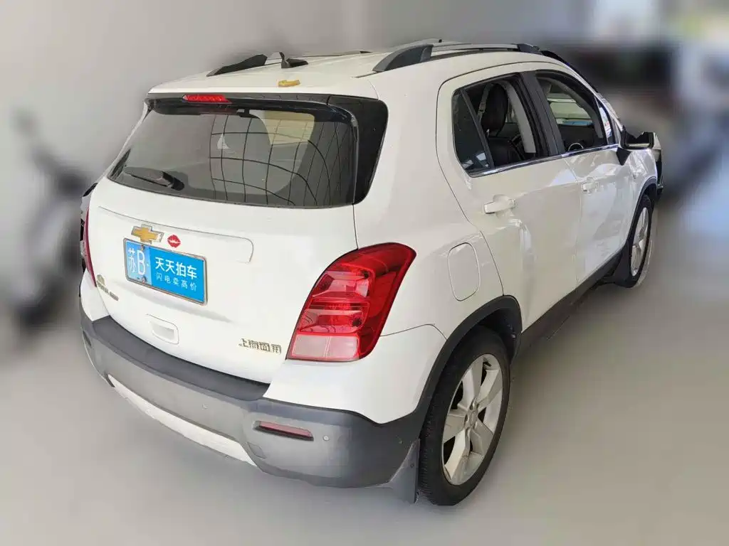 Фото 2 - Chevrolet Trax