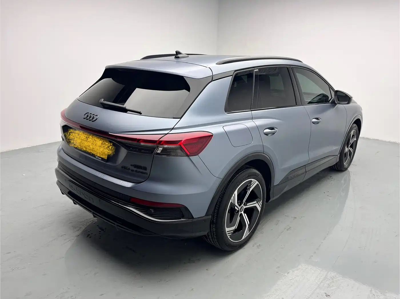 Audi Q4 e-tron 2022 40 e-tron First Edition фото 4
