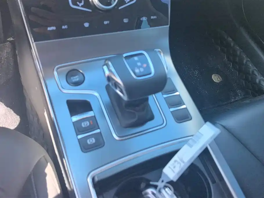Hongqi H5 2022 Classic Facelift 1.8T Automatic Smart Connect Flag Rhythm Edition фото 16
