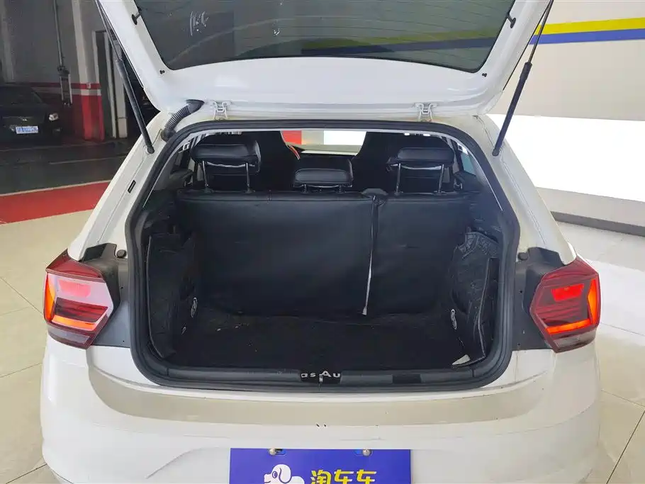 Volkswagen Polo 2021 Plus 1.5L Automatic Panorama Enjoyment Edition фото 4