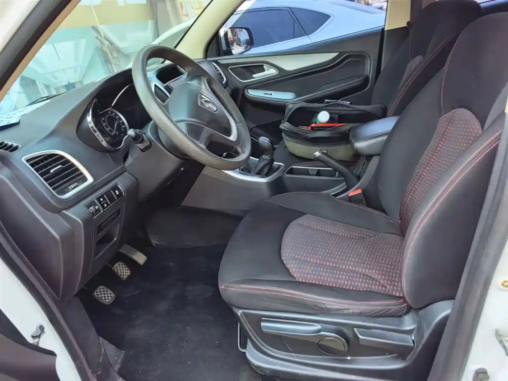 Baojun 560 2016 2015 1.8L Manual Comfort