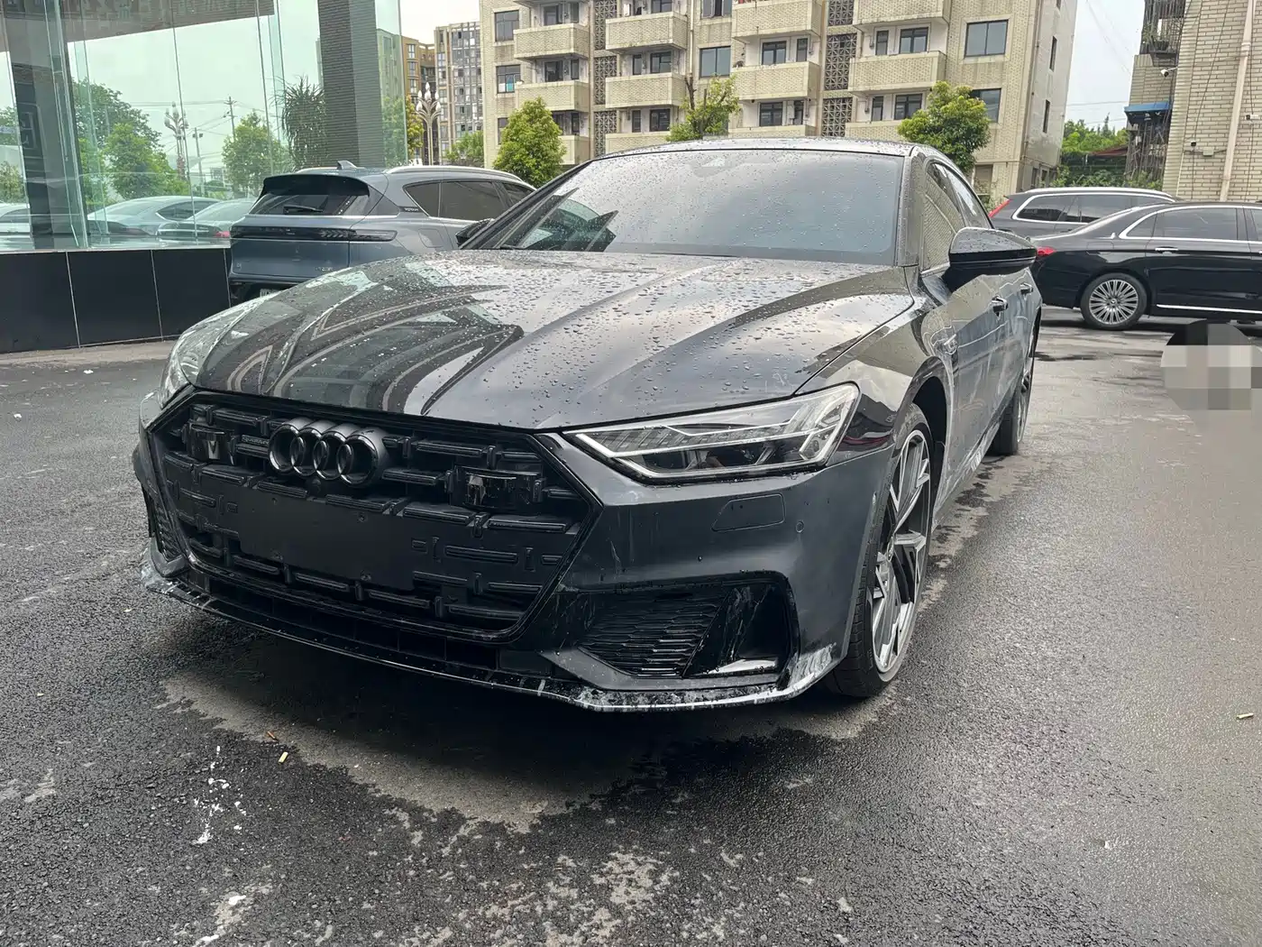 Фото 1 - Audi A7L