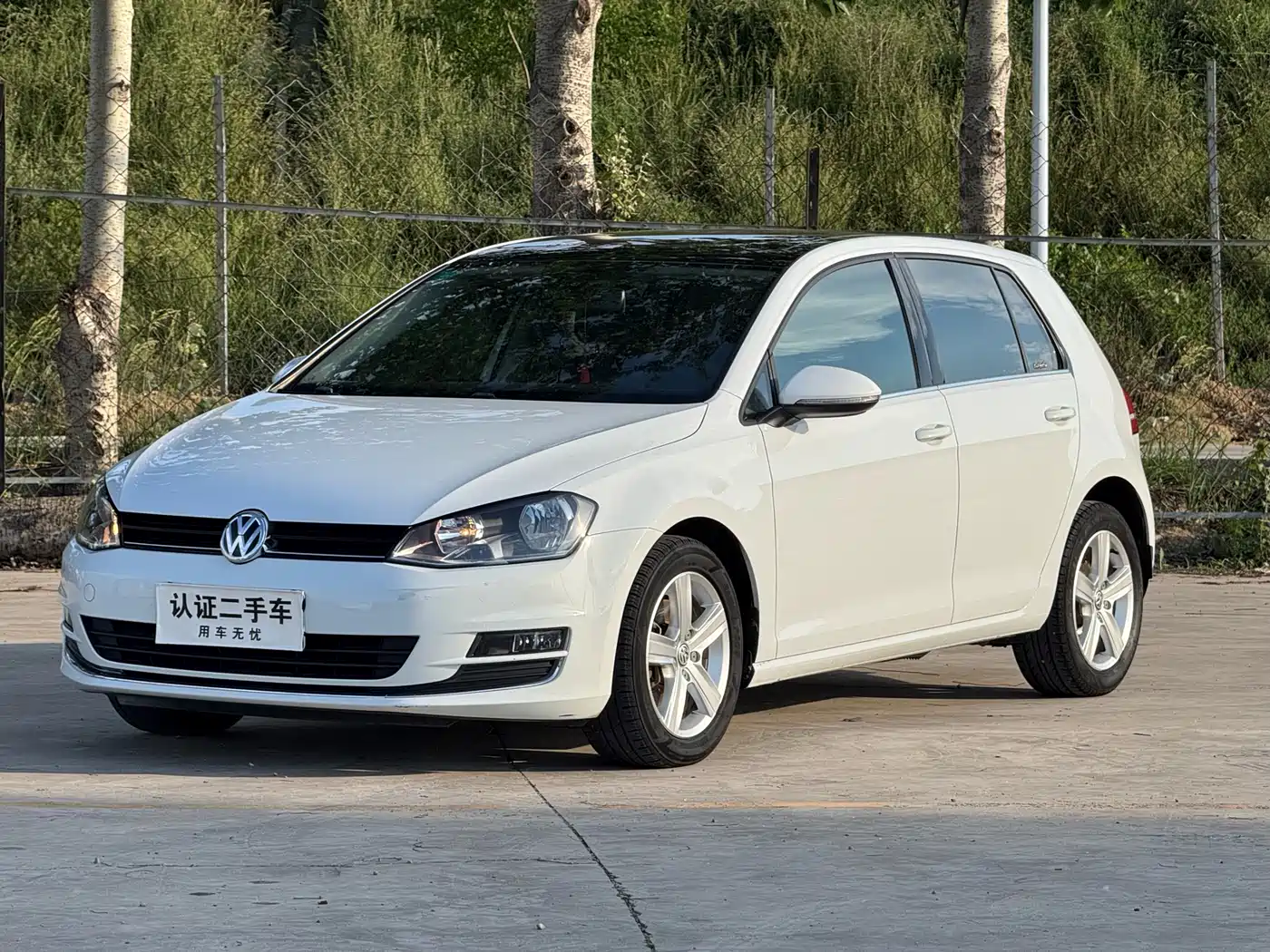 Volkswagen Golf 2014 1.4TSI Automatic Luxury фото 18