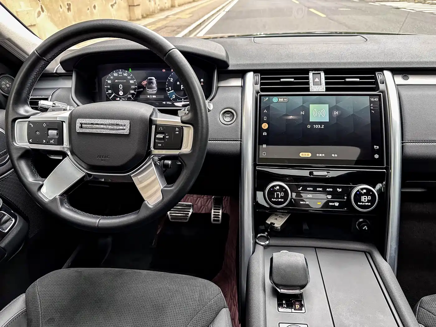 Land Rover Discovery 2021 360PS R-Dynamic SE фото 14