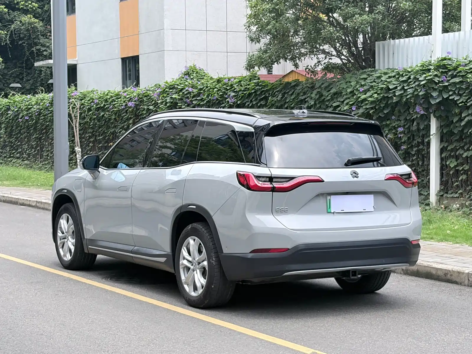 Фото 4 - NIO ES8