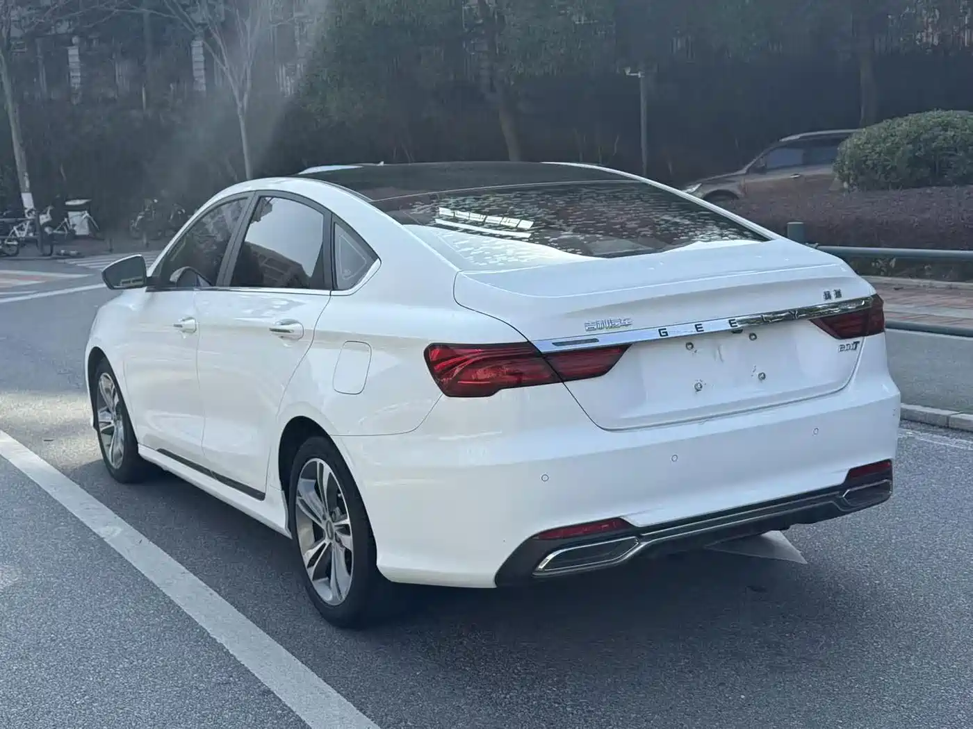 Фото 9 - Geely Binrui