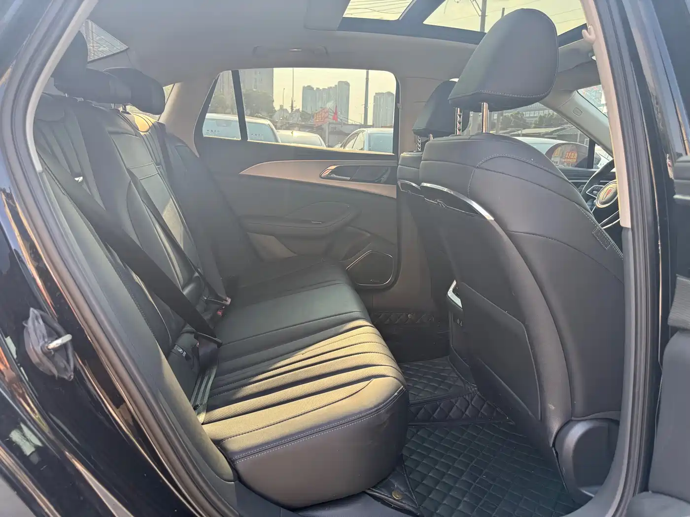 Hongqi H5 2023 2.0T Auto Smart Connect Flag Comfort фото 11