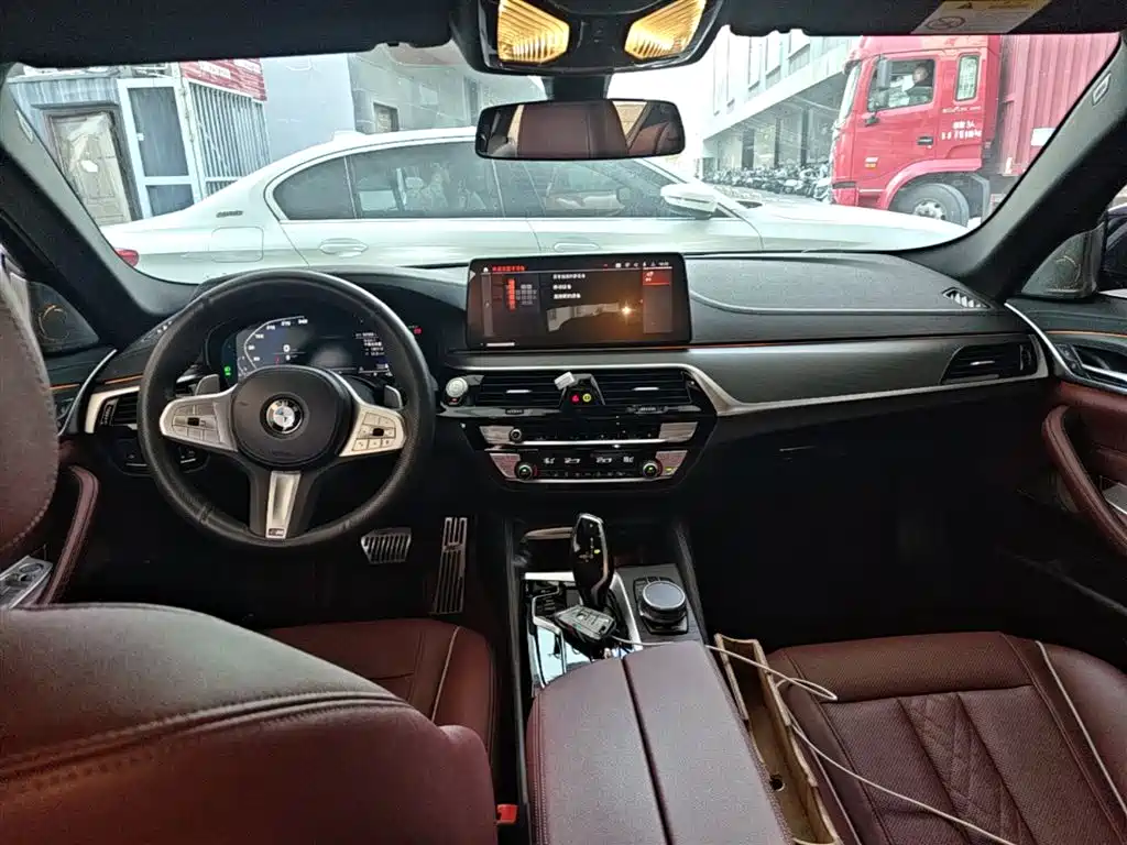 BMW 5 Series 2022 Model Second Facelift 530Li Leading M Sport Package фото 10