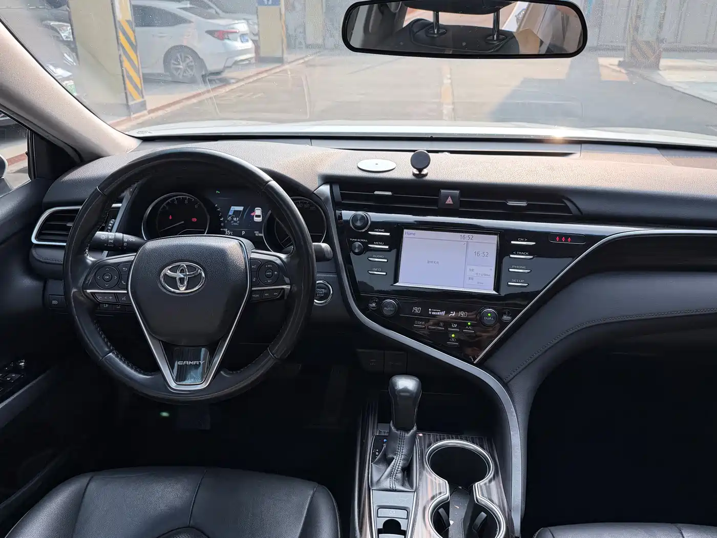 Toyota Camry 2018 2.0G Luxury Edition фото 6