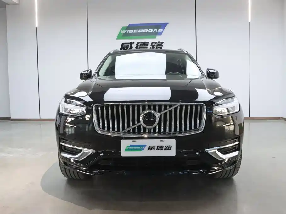 Фото 2 - Volvo XC90