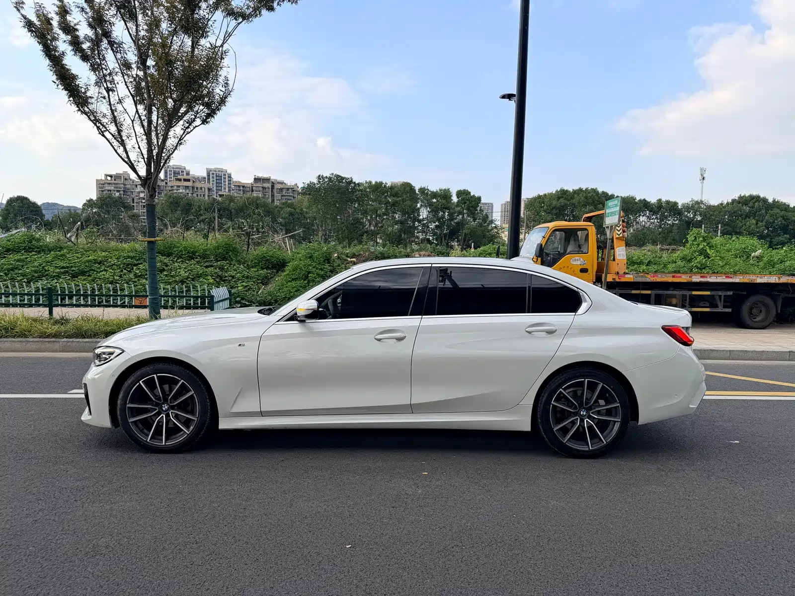 Photo 3 - BMW 3 Series