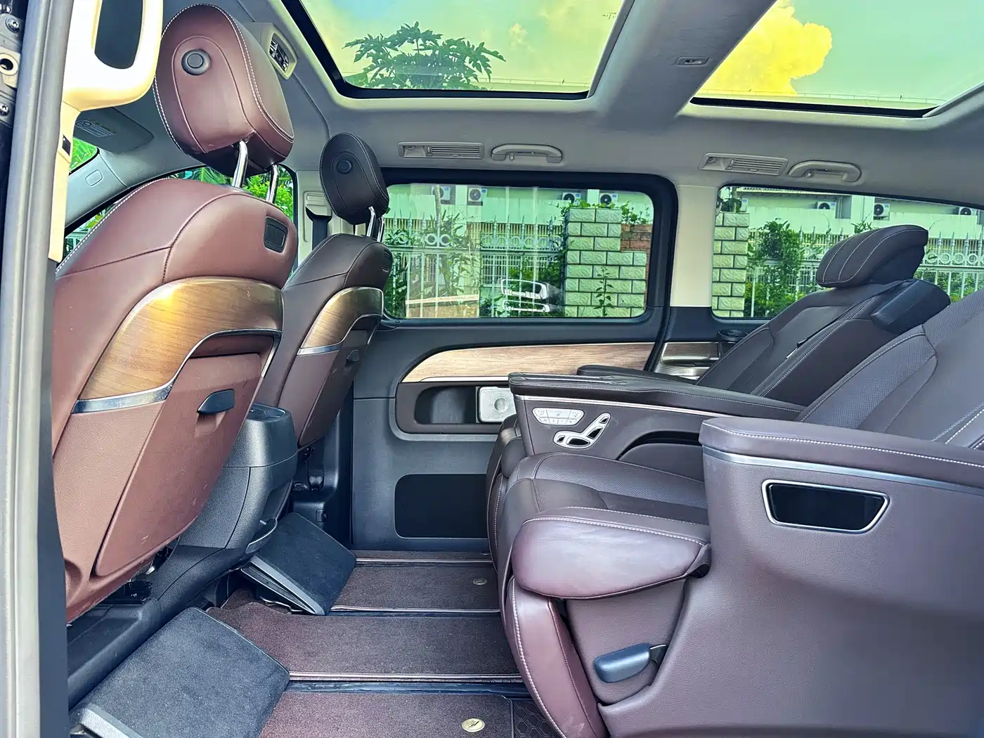 Mercedes-Benz V-Class 2022 V 260 L Long Wheelbase Luxury Edition фото 7