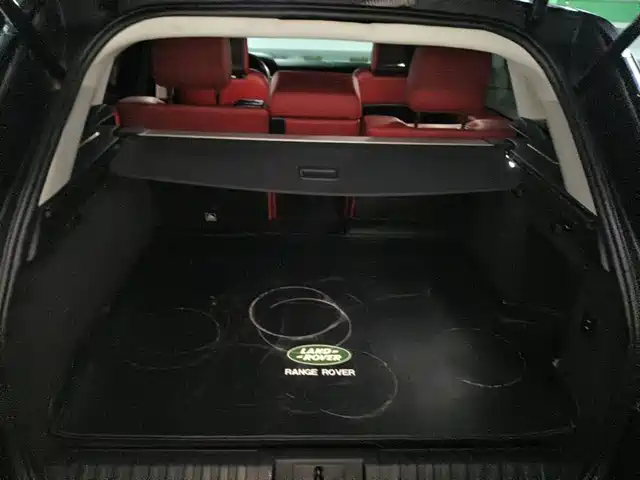 Land Rover Range Rover Sport 2022 3.0 L6 Gloss Black Edition — фото 5