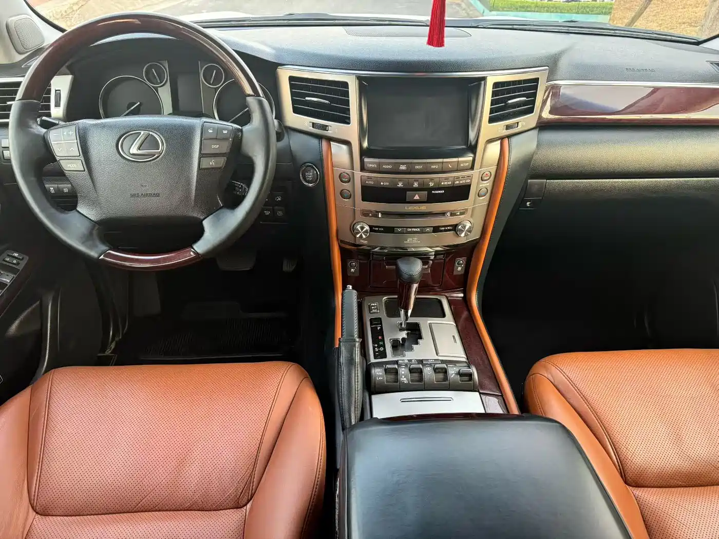 Lexus LX 2013 570 фото 7