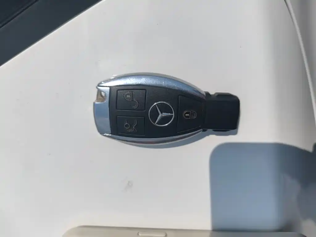 Photo 9 - Mercedes-Benz GLC