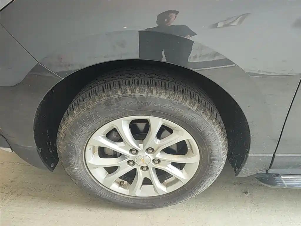 Chevrolet Equinox 2018 535T Automatic Galloping Edition фото 23