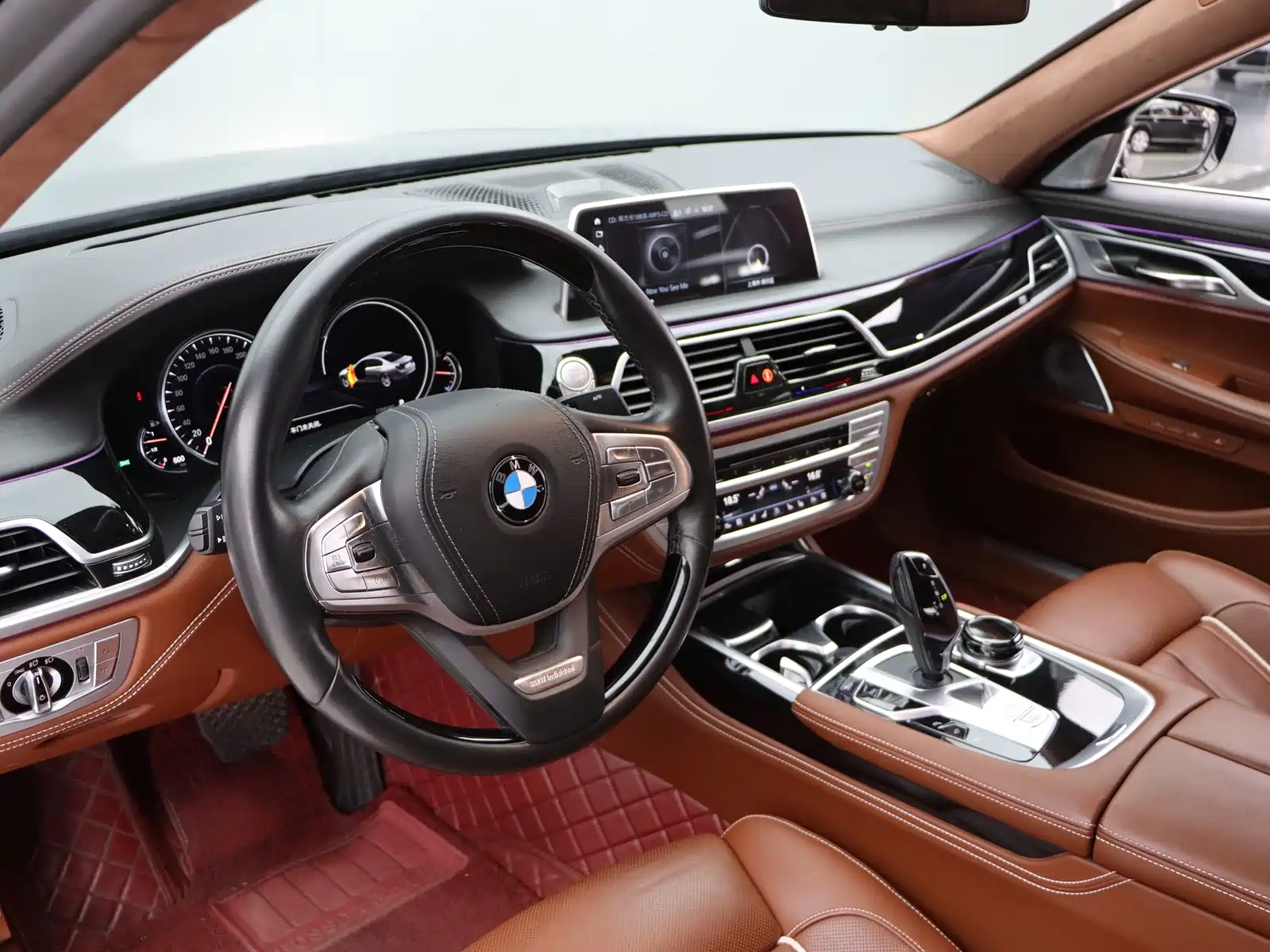 Фото 21 - BMW 7 Series