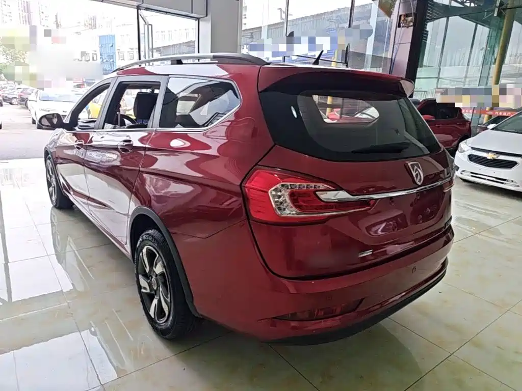 Photo 5 - Baojun 310W