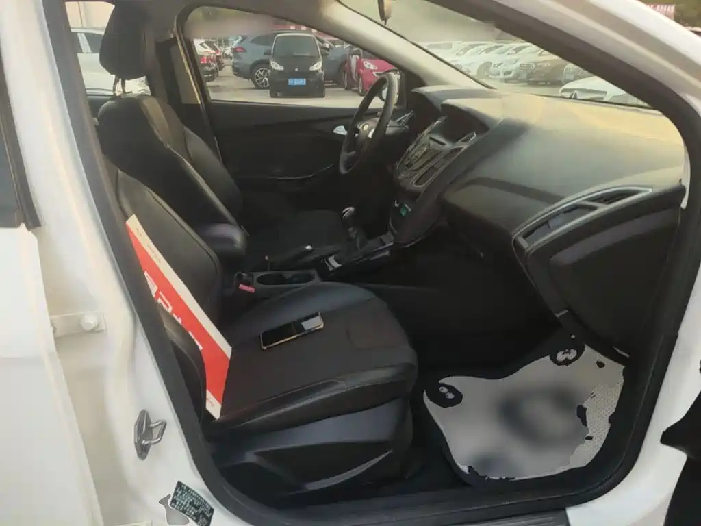 Ford Focus 2014 2012 Hatchback 1.6L Manual Trend