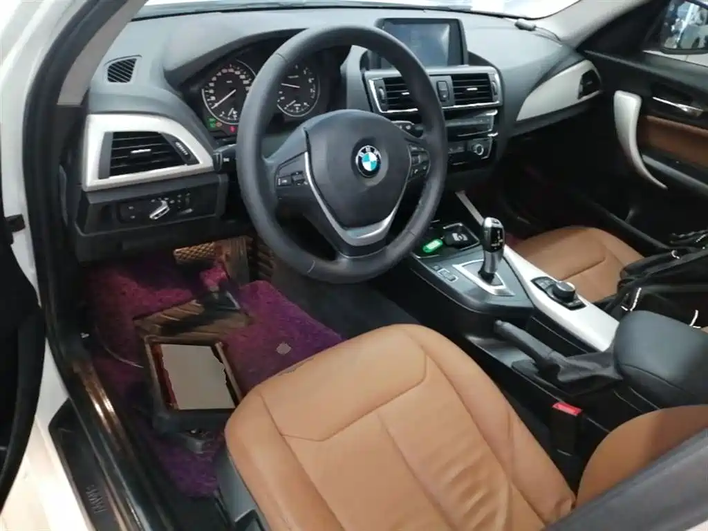 BMW 1 Series (Import) 2015 118i Leading фото 10