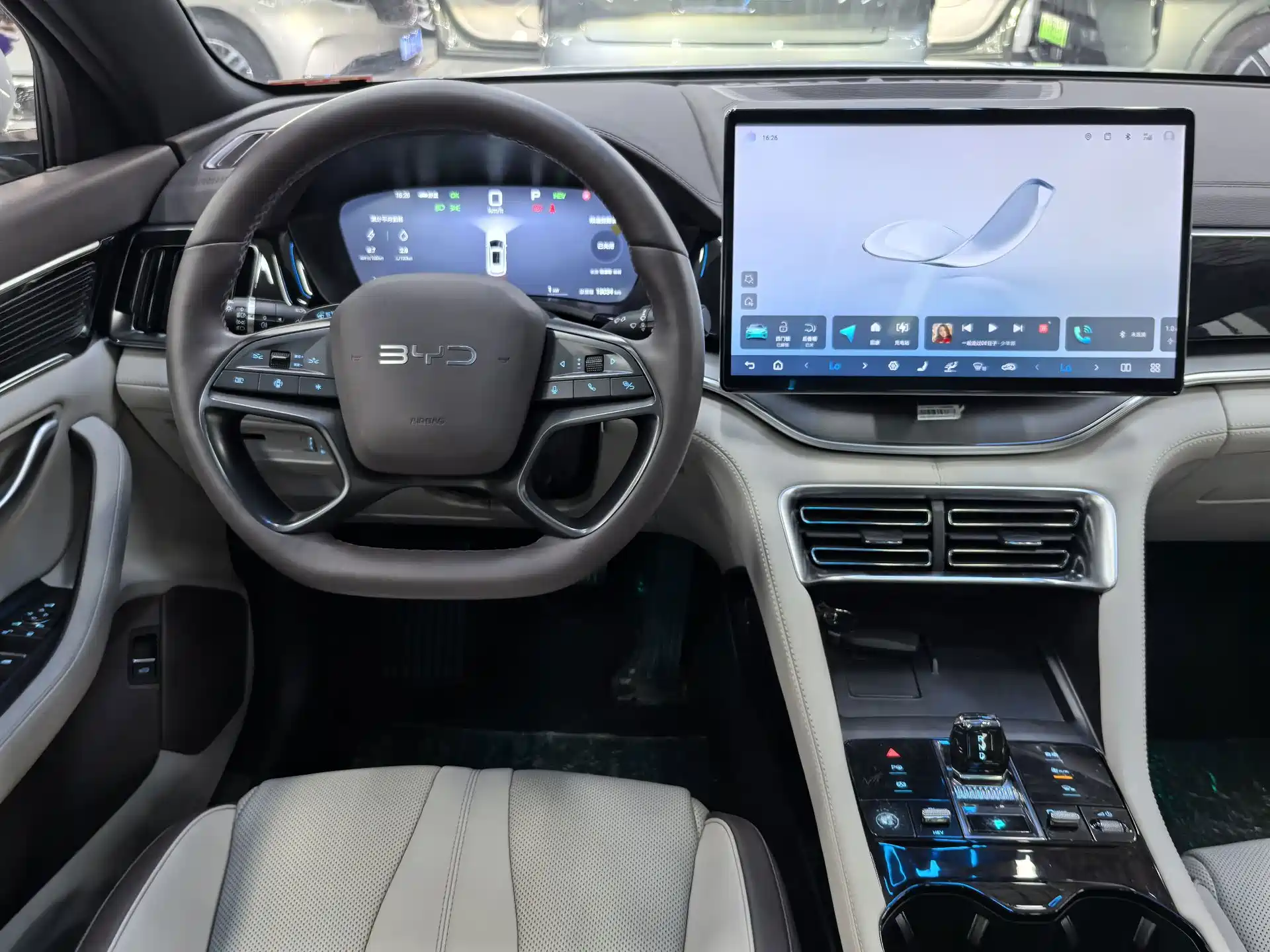 Photo 7 - BYD Song PLUS PHEV